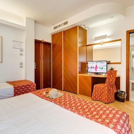 Hotel Europa Beach Village 朱利亚诺瓦 外观 照片