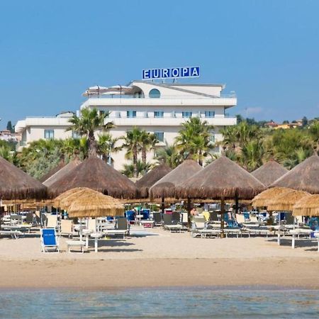 Hotel Europa Beach Village 朱利亚诺瓦 外观 照片