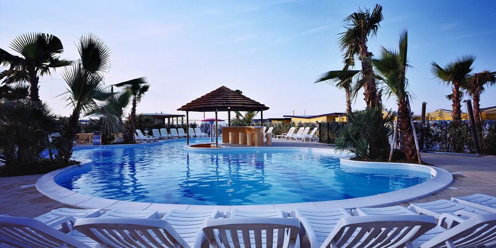 Hotel Europa Beach Village 朱利亚诺瓦 外观 照片