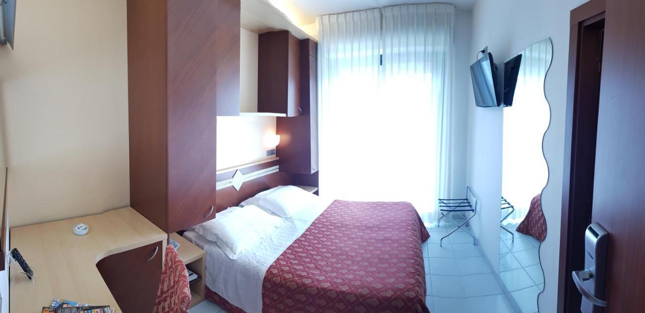 Hotel Europa Beach Village 朱利亚诺瓦 外观 照片