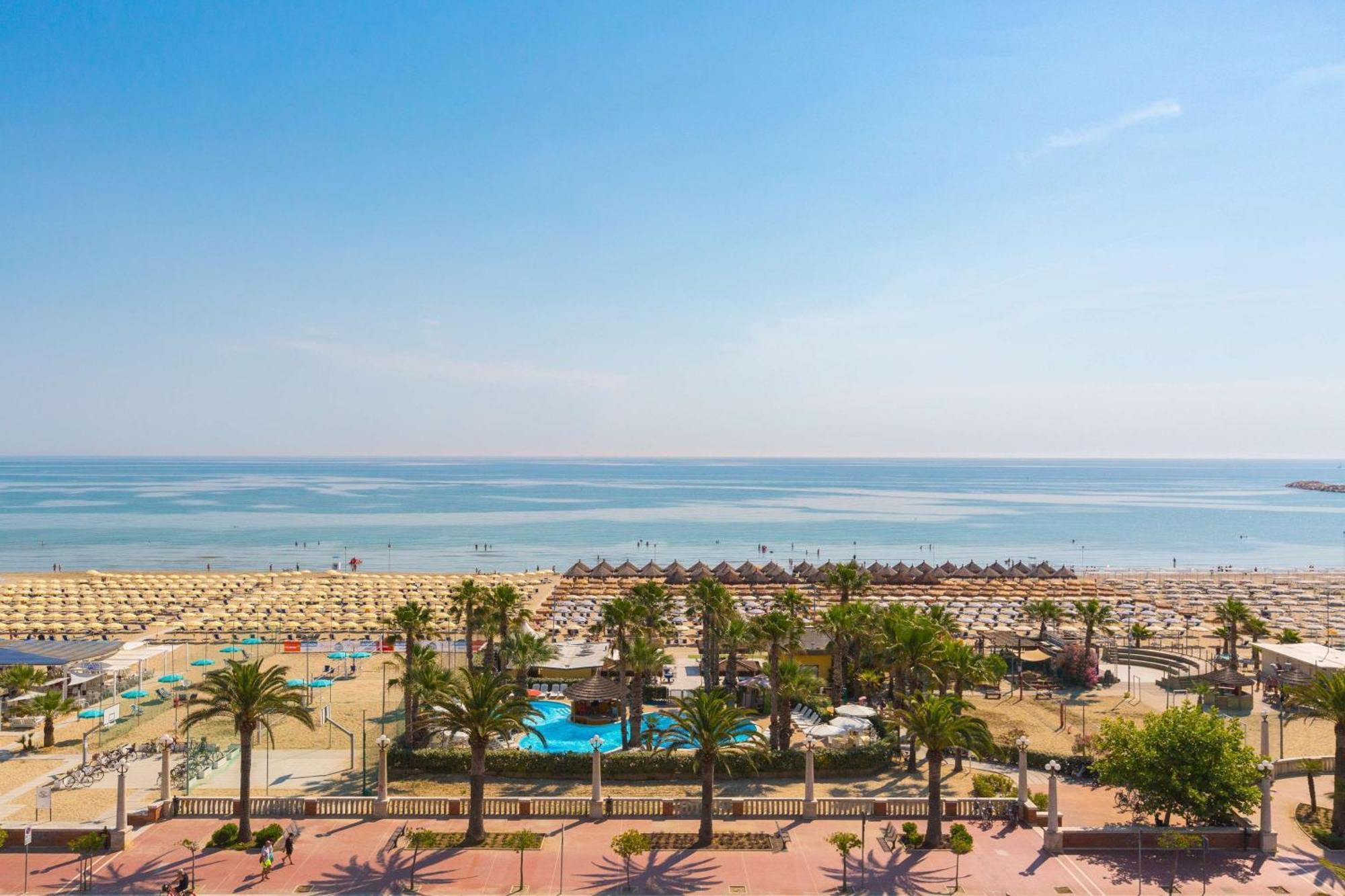 Hotel Europa Beach Village 朱利亚诺瓦 外观 照片