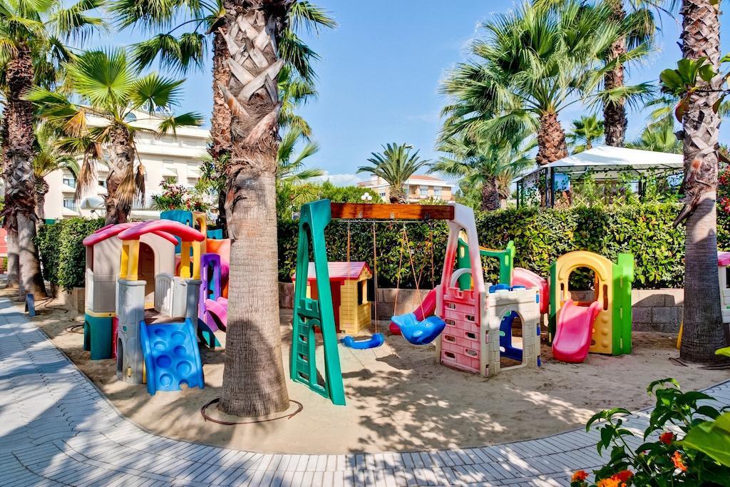 Hotel Europa Beach Village 朱利亚诺瓦 外观 照片