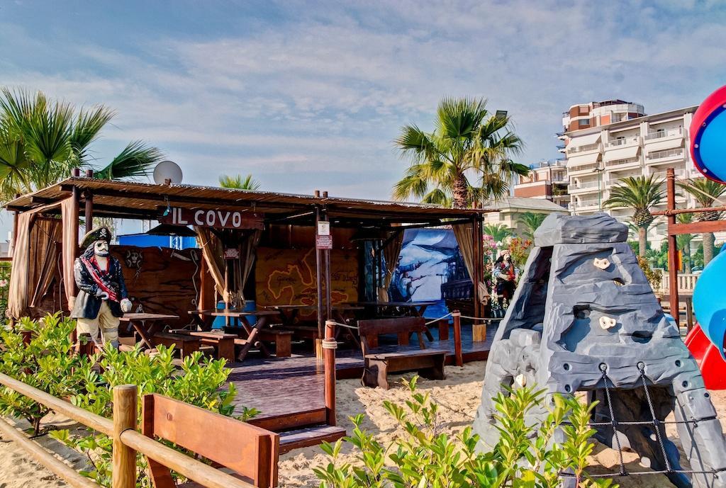 Hotel Europa Beach Village 朱利亚诺瓦 外观 照片