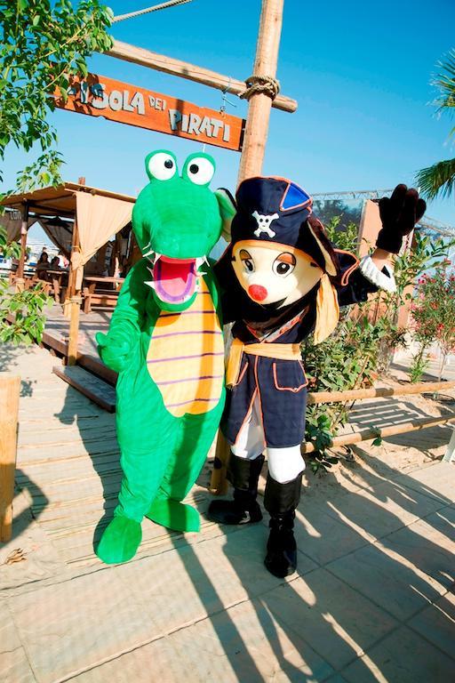 Hotel Europa Beach Village 朱利亚诺瓦 外观 照片