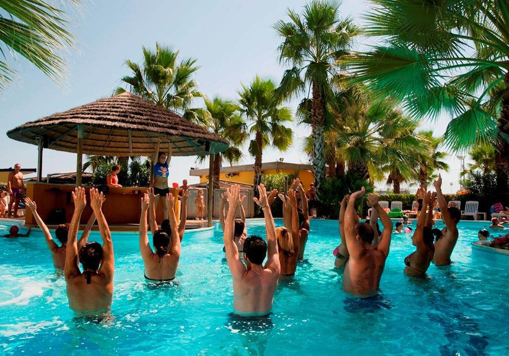 Hotel Europa Beach Village 朱利亚诺瓦 外观 照片