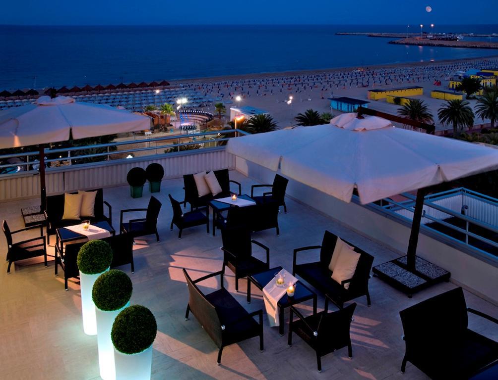Hotel Europa Beach Village 朱利亚诺瓦 外观 照片