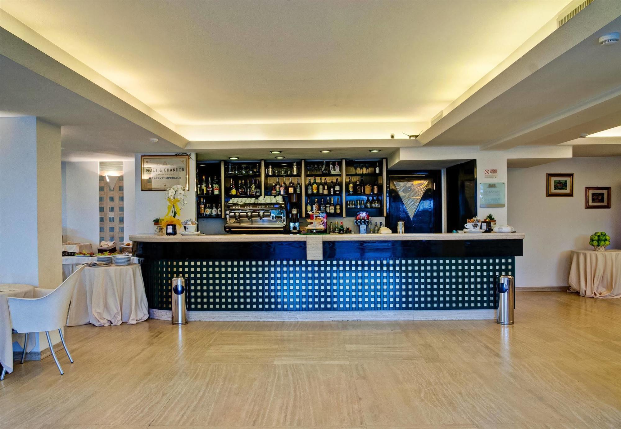 Hotel Europa Beach Village 朱利亚诺瓦 外观 照片