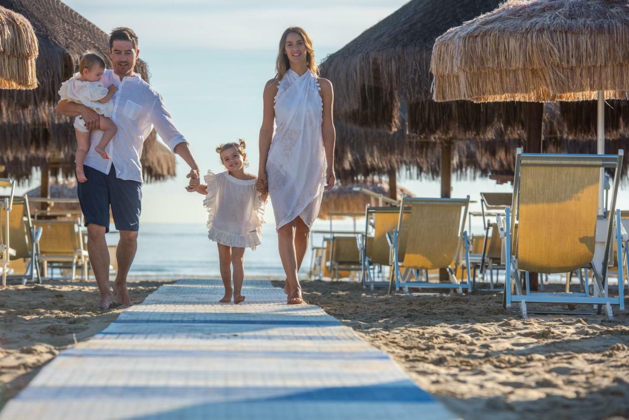Hotel Europa Beach Village 朱利亚诺瓦 外观 照片