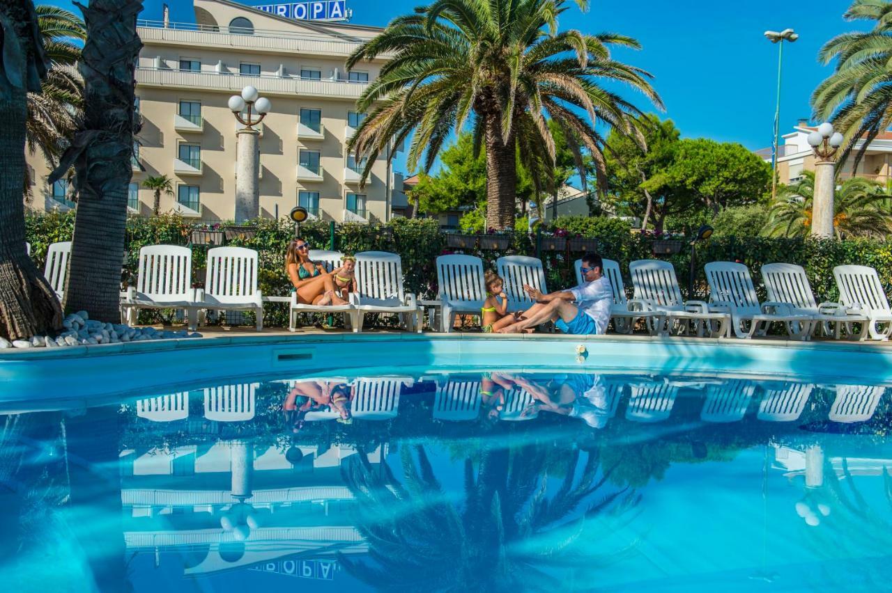 Hotel Europa Beach Village 朱利亚诺瓦 外观 照片